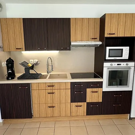 Apartment 3 Pieces Avec Terrasse Pres De La Et Parking Securise - Fr-1-487-379 Cabourg