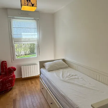 3 Pièces Avec Terrasse Près De La Et Parking Sécurisé - Fr-1-487-379 Cabourg