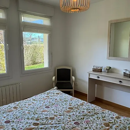 Apartment 3 Pieces Avec Terrasse Pres De La Et Parking Securise - Fr-1-487-379 *
