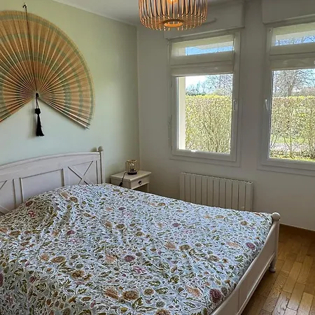 3 Pieces Avec Terrasse Pres De La Et Parking Securise - Fr-1-487-379 *