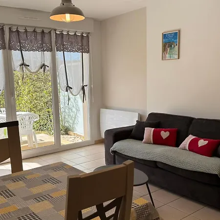 3 Pièces Avec Terrasse Près De La Et Parking Sécurisé - Fr-1-487-379 Appartement