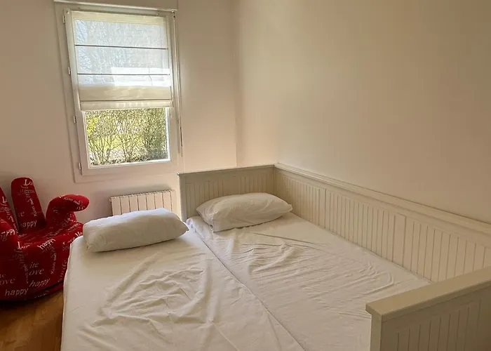 3 Pieces Avec Terrasse Pres De La Et Parking Securise - Fr-1-487-379 Apartment *