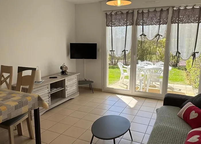 3 Pieces Avec Terrasse Pres De La Et Parking Securise - Fr-1-487-379 Apartment