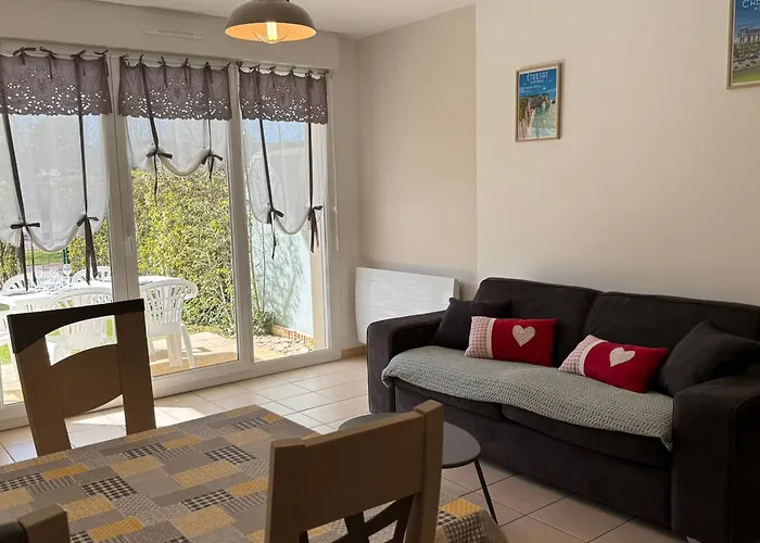 3 Pieces Avec Terrasse Pres De La Et Parking Securise - Fr-1-487-379 Apartment