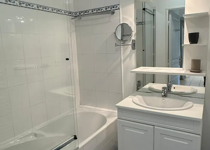 3 Pieces Avec Terrasse Pres De La Et Parking Securise - Fr-1-487-379 Cabourg